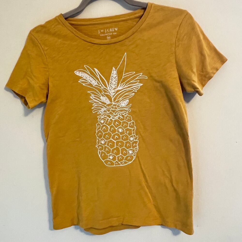 J. By J. Crew Collector Tee Shirt Size XS Yellow Embroidered Pineapple Sequins
